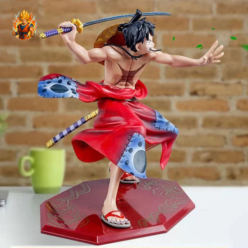 Figurine de Luffy de One Piece avec un katana